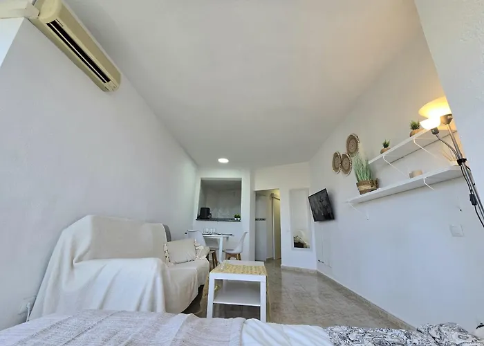 La Colina Estudio Vistas Al Mar Y Sierra, Piscina Y Tren Directo Aeropuerto Apartament