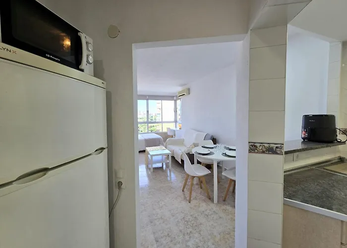 La Colina Estudio Vistas Al Mar Y Sierra, Piscina Y Tren Directo Aeropuerto Apartament