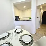 La Colina Estudio Vistas Al Mar Y Sierra, Piscina Y Tren Directo Aeropuerto 公寓 托雷莫利诺斯