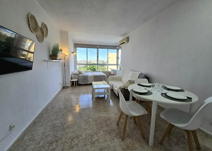 La Colina Estudio Vistas Al Mar Y Sierra, Piscina Y Tren Directo Aeropuerto