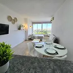 شقة La Colina Estudio Vistas Al Mar Y Sierra, Piscina Y Tren Directo Aeropuerto توريمولينوس