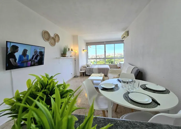 La Colina Estudio Vistas Al Mar Y Sierra, Piscina Y Tren Directo Aeropuerto Appartamento