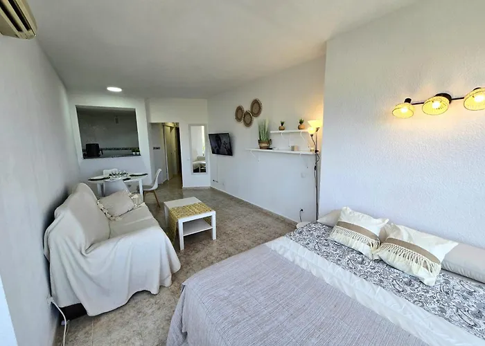 La Colina Estudio Vistas Al Mar Y Sierra, Piscina Y Tren Directo Aeropuerto Appartamento Torremolinos