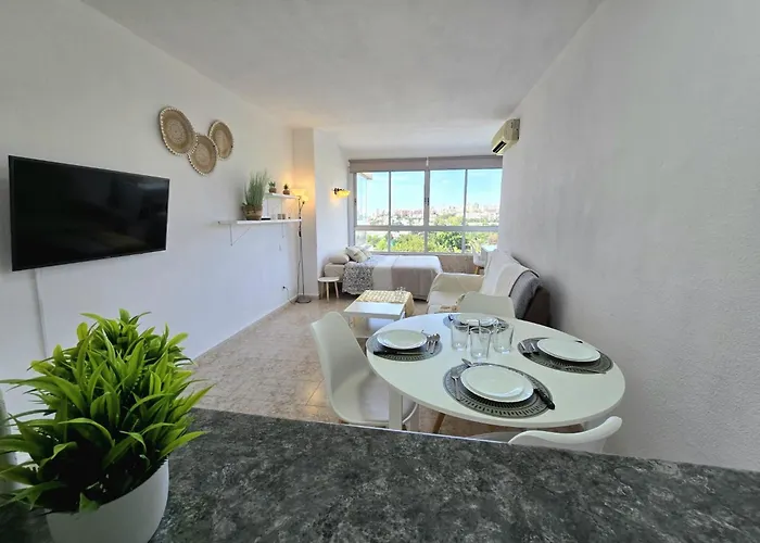 Appartamento La Colina Estudio Vistas Al Mar Y Sierra, Piscina Y Tren Directo Aeropuerto Torremolinos