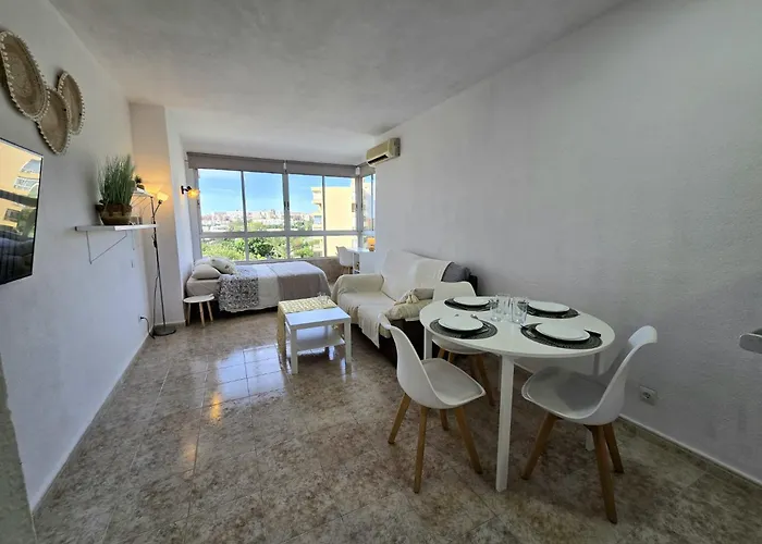 La Colina Estudio Vistas Al Mar Y Sierra, Piscina Y Tren Directo Aeropuerto Torremolinos