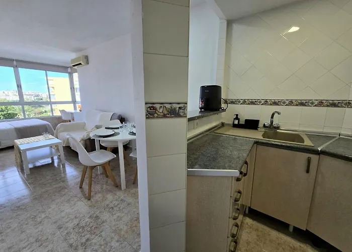 La Colina Estudio Vistas Al Mar Y Sierra, Piscina Y Tren Directo Aeropuerto * Torremolinos